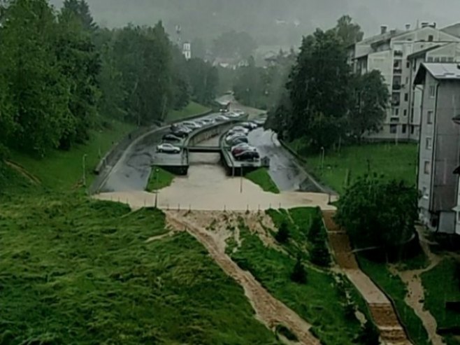 Поплава настала због јаких оборина на Старчевици, Бањалука - Фото: РТРС