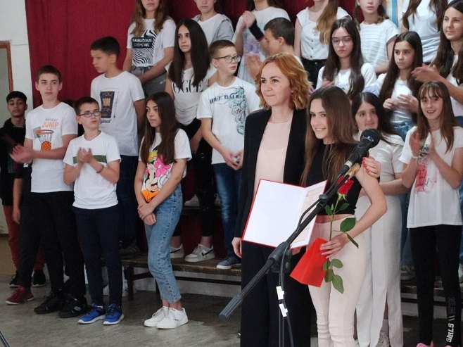 Нови Град: Ученик генерације Сара Ковачевић