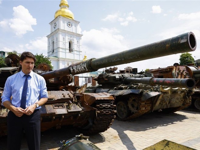 Џастин Трудо у Кијеву (Фото: EPA-EFE/VALENTYN OGIRENKO) Џастин Трудо у Кијеву (Фото: EPA-EFE/VALENTYN OGIRENKO) -