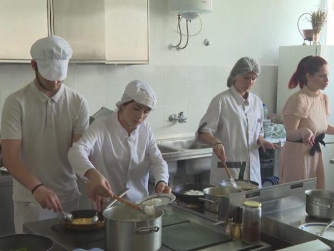 Матуранти угоститељства Матуранти угоститељства - Фото: РТРС