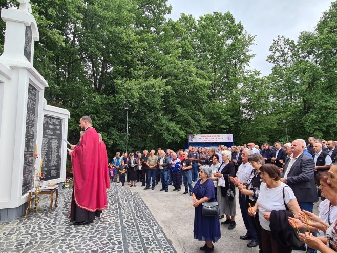 Обиљежавање у Ристића гају Обиљежавање у Ристића гају - Фото: СРНА