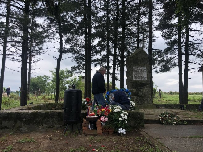 Дубона - обиљежавање трагедија (Фото: Tanjug - DUŠAN KOCIĆ (STF)) Дубона - обиљежавање трагедија (Фото: Tanjug - DUŠAN KOCIĆ (STF)) -