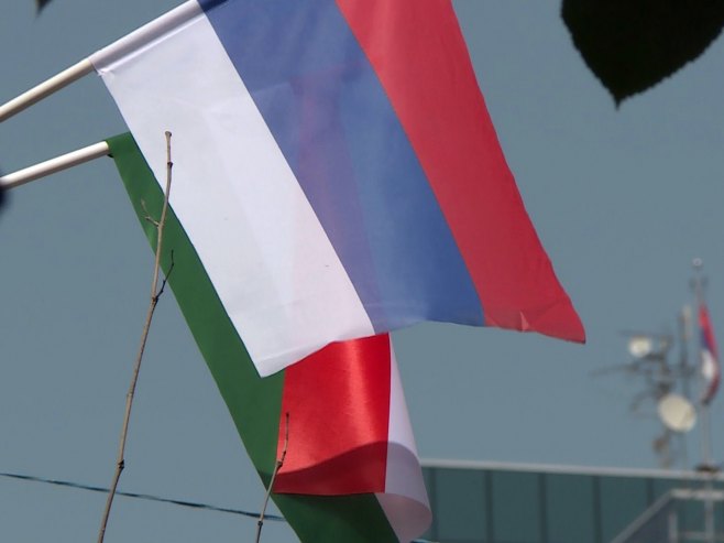 Заставе Републике Српске и Мађарске Заставе Републике Српске и Мађарске - Фото: РТРС