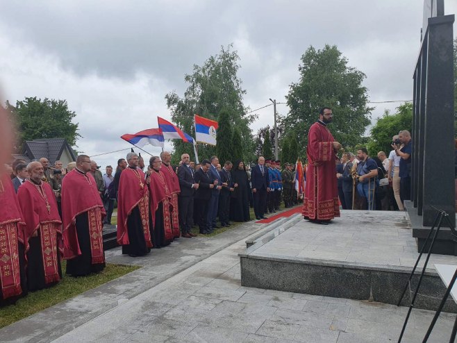 Светом архијерејском литургијом почело је обиљежавање годишњице пробоја Коридора живота 