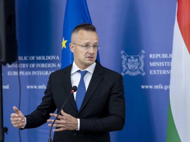 Петер Сијатро (Фото: EPA-EFE/DUMITRU DORU) Петер Сијатро (Фото: EPA-EFE/DUMITRU DORU) -