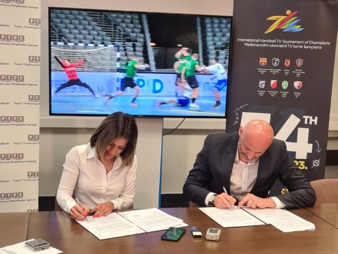 Potpisivanje ugovora o rukometnom turniru u Doboju (Foto: RTRS)