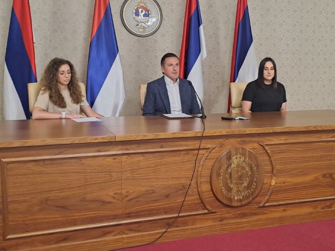 Конференција за новинаре студенткиња изложених медијској хајци Конференција за новинаре студенткиња изложених медијској хајци - Фото: РТРС