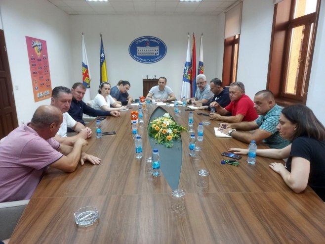 У Шамцу проглашено стање елементарне непогоде У Шамцу проглашено стање елементарне непогоде - Фото: СРНА