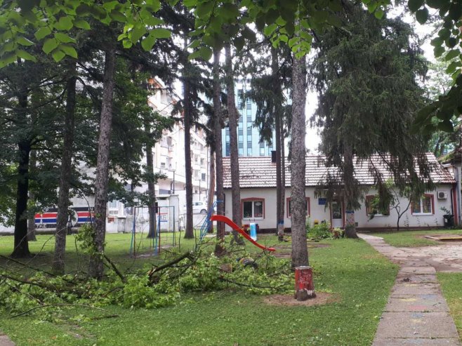 Nevrijeme u Banjaluci, vrtić Јeževa kućica (Foto: RTRS)