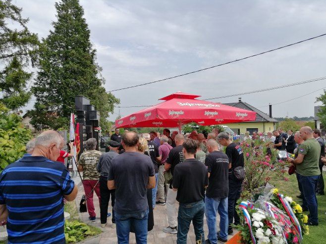 Брчко - откривен споменик борцима гарде "Пантери" Брчко - откривен споменик борцима гарде "Пантери" - Фото: СРНА