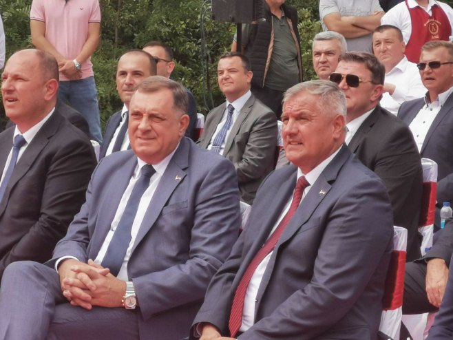 Додик и Вишковић у Мрснову (Фото: twitter.com/Vlada_Srpske) Додик и Вишковић у Мрснову (Фото: twitter.com/Vlada_Srpske) -