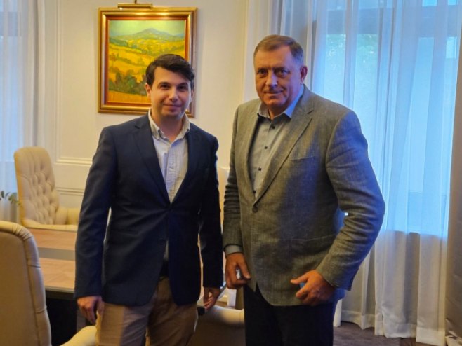 Милорад Додик и Стефан Бошњак (Фото: twitter.com/MiloradDodik) Милорад Додик и Стефан Бошњак (Фото: twitter.com/MiloradDodik) -