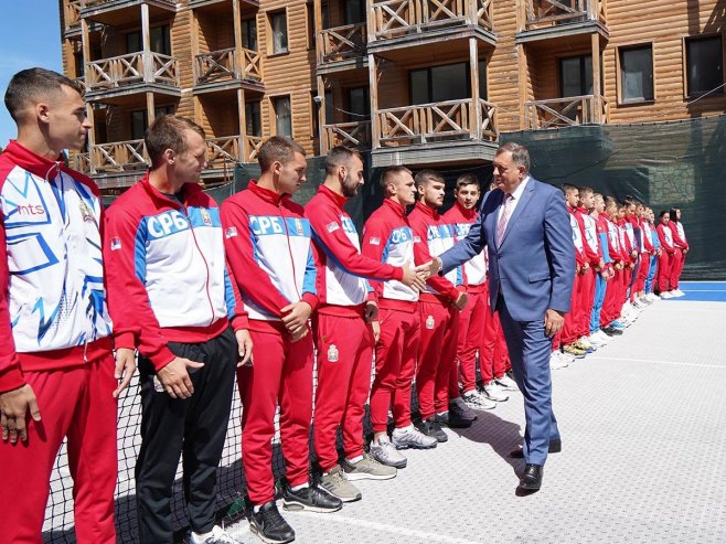 Боксери Србије на припремама на Јахорини, посјетио их Додик - Фото: СРНА