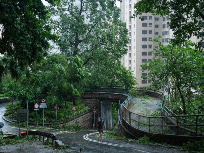 Посљедице тајфуна (Фото: EPA-EFE/Bertha Wang) - 