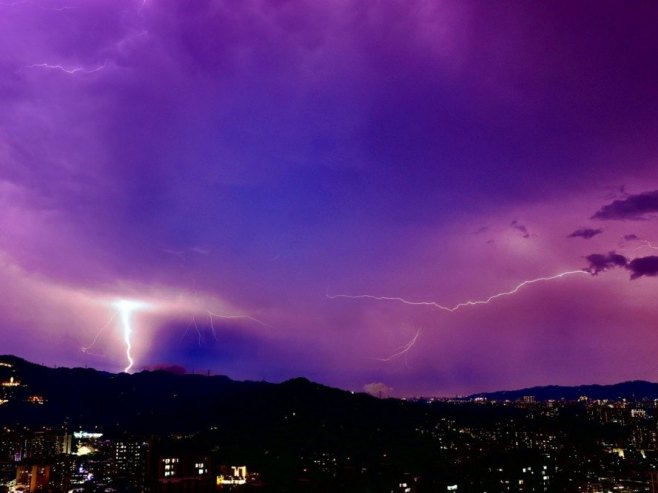 Ураган на Тајвану (Фото: EPA-EFE/RITCHIE B. TONGO, илустрација) Ураган на Тајвану (Фото: EPA-EFE/RITCHIE B. TONGO, илустрација) -