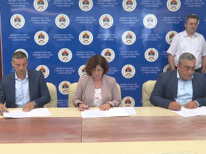 Потписан нови уговор Потписан нови уговор - Фото: РТРС