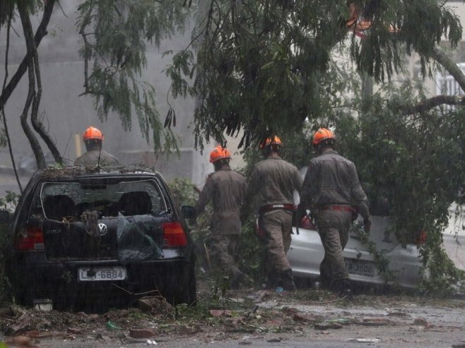 Олуја у Бразилу (Фото: EPA-EFE/Marcelo Sayão) - 