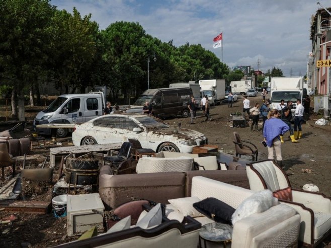 Поплаве у Турској (Фото:  EPA-EFE/ERDEM SAHIN) - 