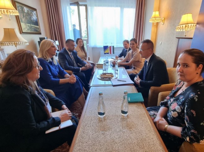 Жељка Цвијановић и Петер Сијарто - 