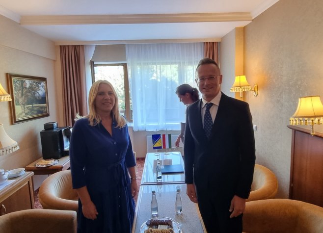 Жељка Цвијановић и Петер Сијарто Жељка Цвијановић и Петер Сијарто -