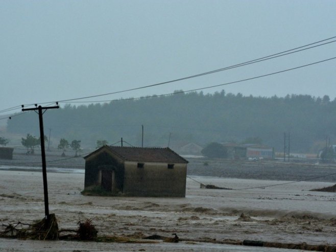 Атина- поплаве  (Фото:EPA-EFE/APOSTOLIS DOMALIS) - 