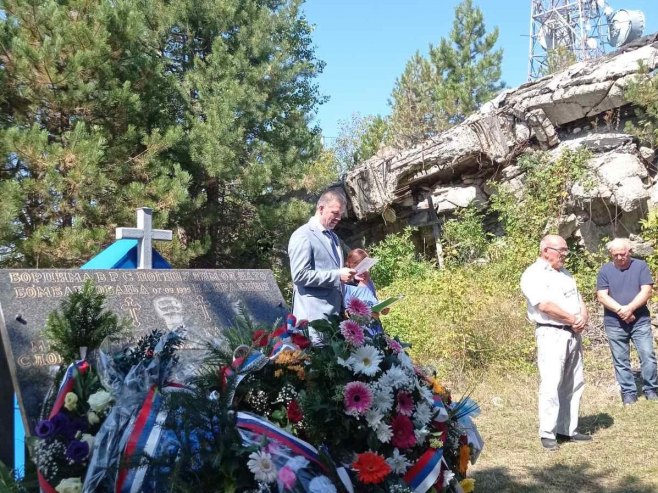 Служен помен жртвама НАТО бомбардовања торња "Краљица" - Фото: РТРС