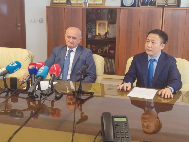 Ђокић и Веј Пинг Ђокић и Веј Пинг - Фото: СРНА