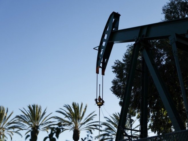 Нафта (Фото: EPA-EFE/CAROLINE BREHMAN) - 