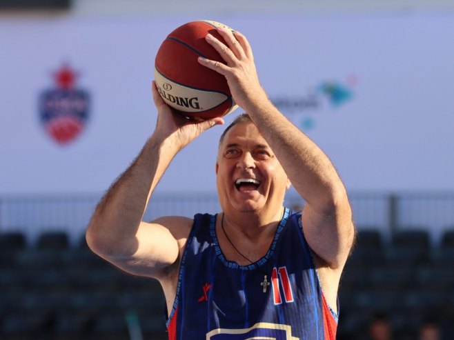 Милорад Додик, Интернационални кошаркашки турнир (Фото: ZIPAPHOTO/Borislav Zdrinja) - 