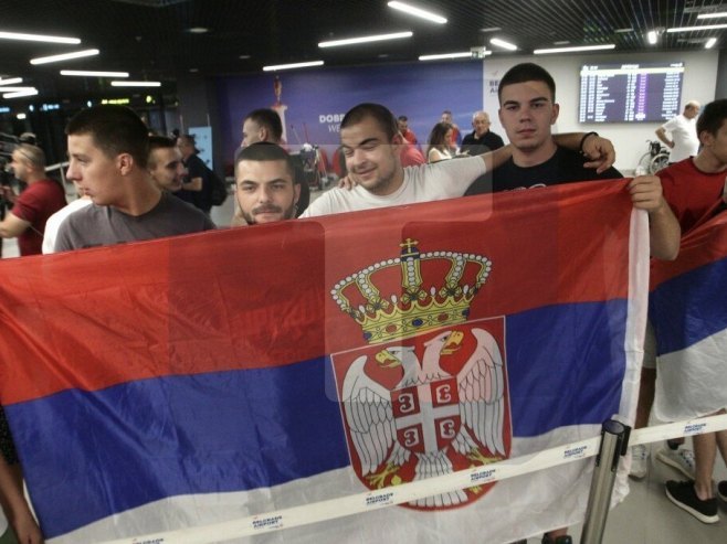 Navijači dočekali košarkaše Srbije (Foto: TANJUG/ SAVA RADOVANOVIĆ/bg) 