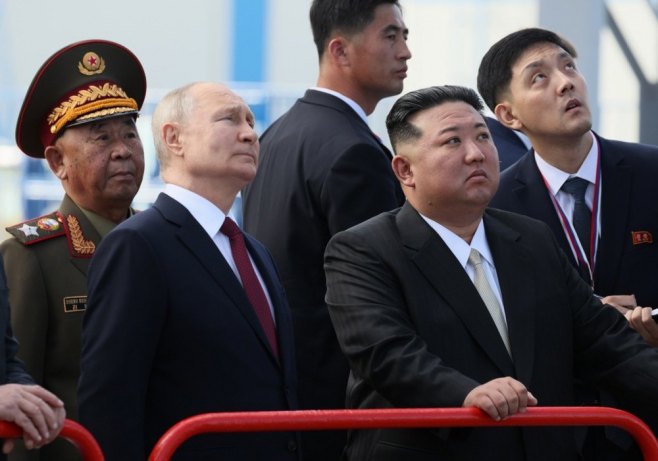 Путин и Ким Џонг Ун (Фото:  EPA-EFE/MIKHAIL METZEL/SPUTNIK/KREMLIN POOL MANDATORY CREDIT) - 