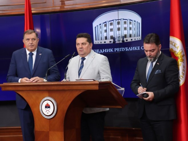 Ненад Стевандић, конференција за новинаре Ненад Стевандић, конференција за новинаре - Фото: predsjednikrs.rs/Borislav Zdrinja