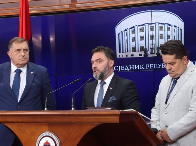 Сташа Кошарац, конференција за новинаре Сташа Кошарац, конференција за новинаре - Фото: predsjednikrs.rs/Borislav Zdrinja