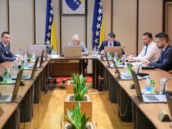 Сједница Савјета министара (фото: https://twitter.com/StasaKosarac) Сједница Савјета министара (фото: https://twitter.com/StasaKosarac) -