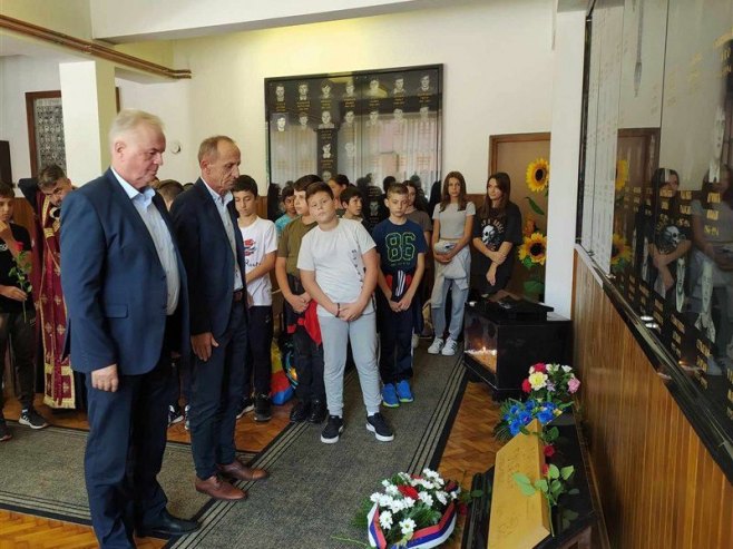 Србац-обиљежен дан несталих и погинулих бораца Србац-обиљежен дан несталих и погинулих бораца - Фото: СРНА