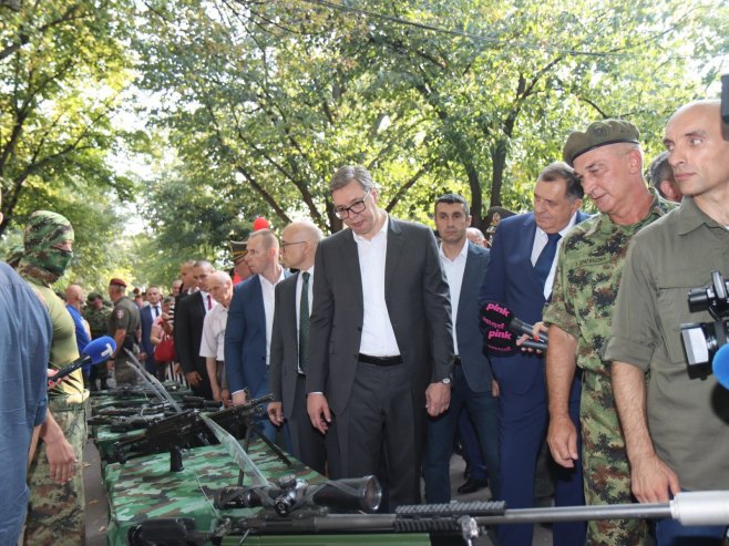 Приказ наоружања код Нишке тврђаве Приказ наоружања код Нишке тврђаве - Фото: predsjednikrs.rs/Borislav Zdrinja
