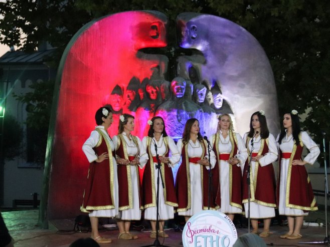 Фестивал етно пјесме у Дервенти Фестивал етно пјесме у Дервенти - Фото: СРНА