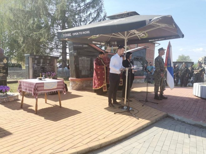 Обиљежавање 32 године од почетка ратног пута 16. Kрајишке бригаде у Машићима Обиљежавање 32 године од почетка ратног пута 16. Kрајишке бригаде у Машићима - Фото: РТРС