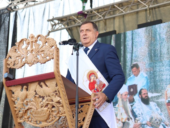Додик: Српска увијек уз СПЦ (ФОТО)