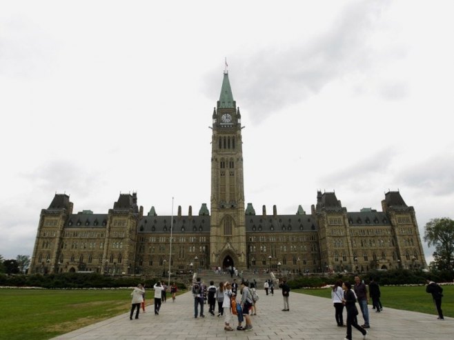 Зграда Парламента Канаде (фото: EPA/STEPHEN MORRISON илустрација) - 