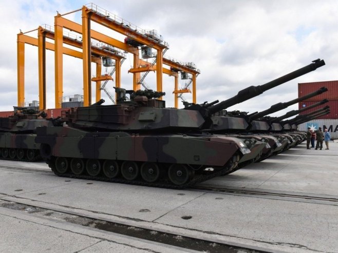 Тенкови Абрамс (Фото: EPA/Marcin Bielecki POLAND OUT) - 