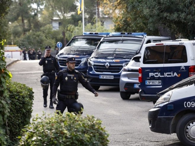 Шпанска полиција (Фото: EPA-EFE/Chema Moya) - 