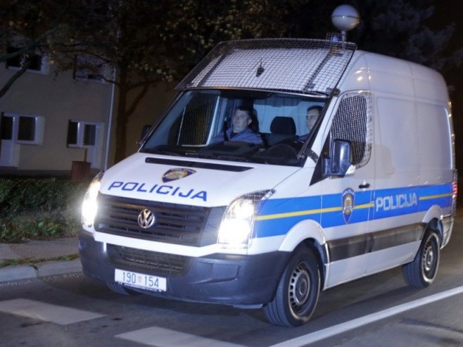 Хрватска полиција (фото: EPA-EFE/ANTONIO BAT) - 