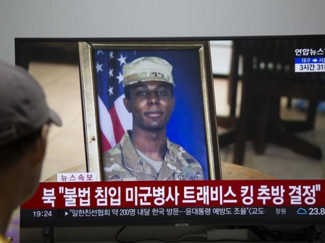 Амерички војник стигао кући након два мјесеца заробљеништва у Сјеверној Кореји (ВИДЕО)