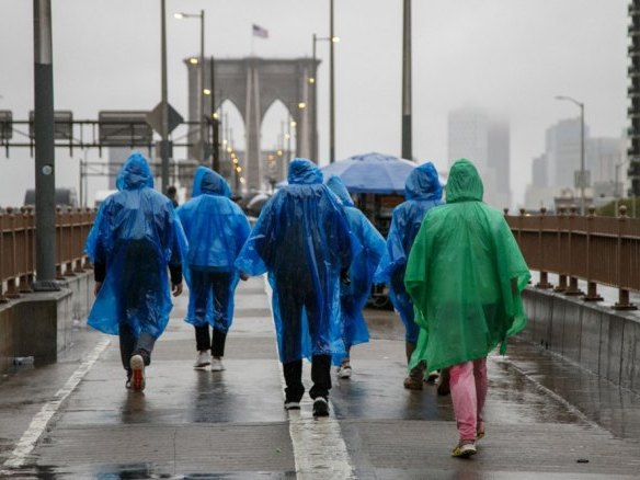 Невријеме у Њујорку (ФОТО: EPA-EFE/SARAH YENESEL) Невријеме у Њујорку (ФОТО: EPA-EFE/SARAH YENESEL) -