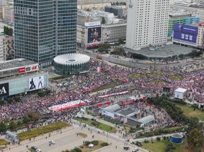 Протести у Варшави (Фото: EPA-EFE/PAWEL SUPERNAK) Протести у Варшави (Фото: EPA-EFE/PAWEL SUPERNAK) -