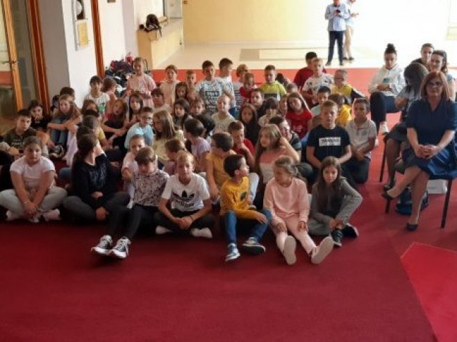 Мркоњић Град: Зборник дјечијих радова Мркоњић Град: Зборник дјечијих радова -
