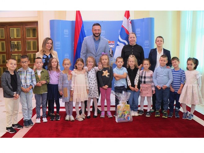 Нинковић угостио малишане из вртића Нинковић угостио малишане из вртића - Фото: РТРС