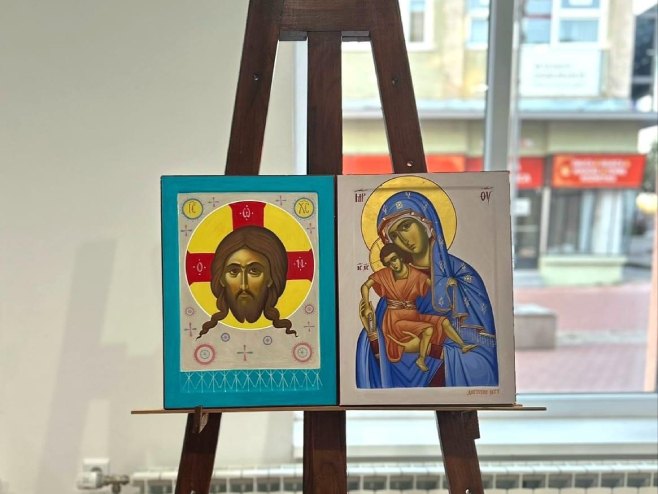 Изложба икона "Агиос" аутора Петре Коснић Изложба икона "Агиос" аутора Петре Коснић - Фото: СРНА