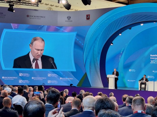 Путин на Форуму Путин на Форуму - Фото: Уступљена фотографија